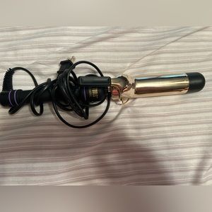 Never used Hot Tools Signature Series 1.5 inch curling iron, no box